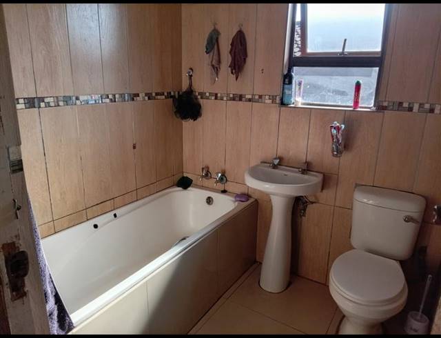 2 BEDROOM HOUSE FOR SALE IN UMHLATHUZE